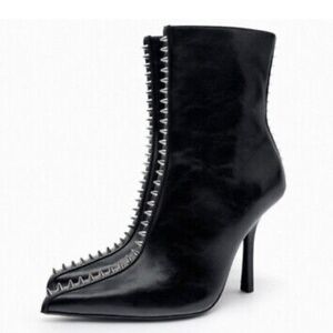 NWT New Zara Metal Studded High Heel Ankle Boots. Black. Size 9. EUR 39